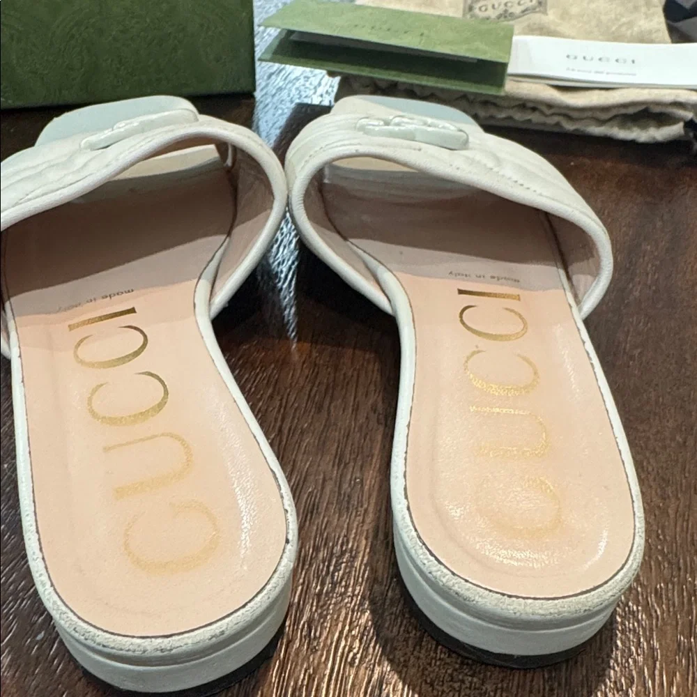Gucci Women's Ivory Slide Sandals size 38/8 - Picture 4 of 16